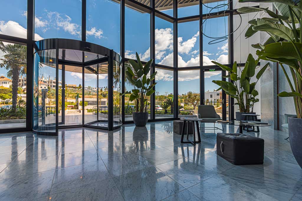 Modern tower with magnificent sea views and its own territory 8