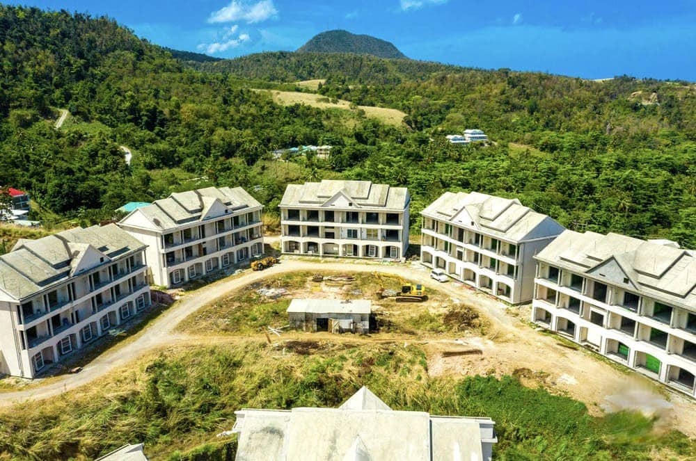 Share and full ownership in a five-star resort managed by Autograph Collections (premium branded by Marriott) 31