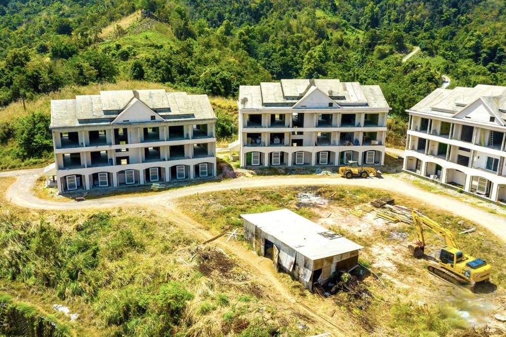 Share and full ownership in a five-star resort managed by Autograph Collections (premium branded by Marriott) 32