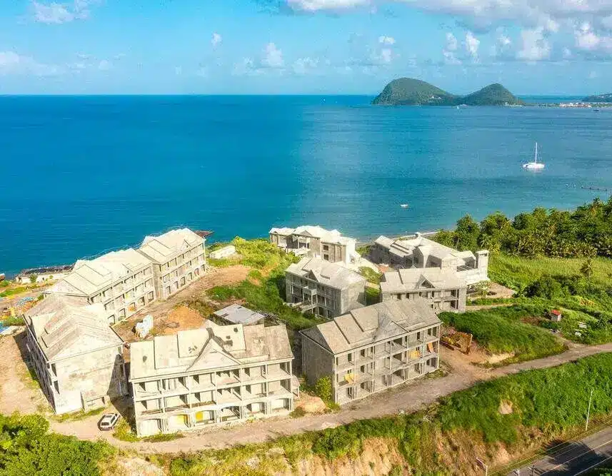 Share and full ownership in a five-star resort managed by Autograph Collections (premium branded by Marriott) 17