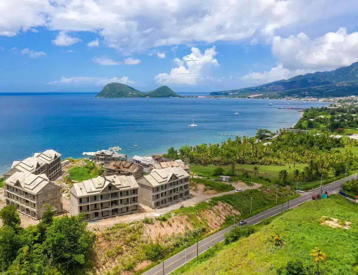 Share and full ownership in a five-star resort managed by Autograph Collections (premium branded by Marriott) 16