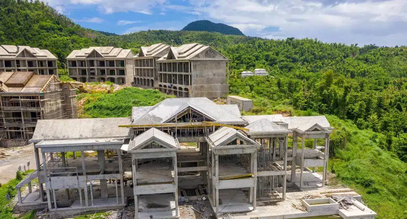 Share and full ownership in a five-star resort managed by Autograph Collections (premium branded by Marriott) 11