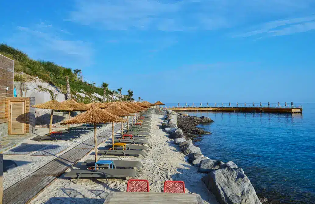 Villa in a residential complex with a private beach 13