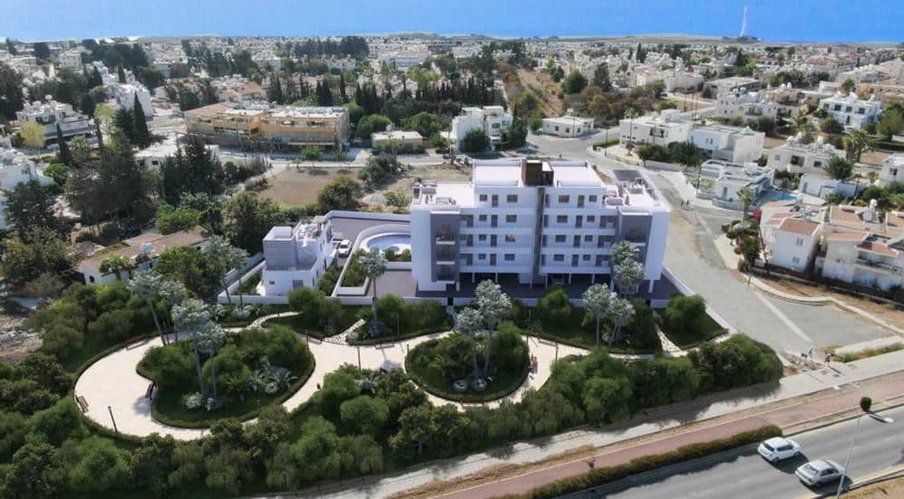 Apartments and villa with a pool in a new residential project 9