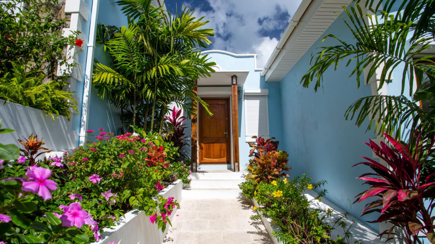 Turnkey villa with berth 19