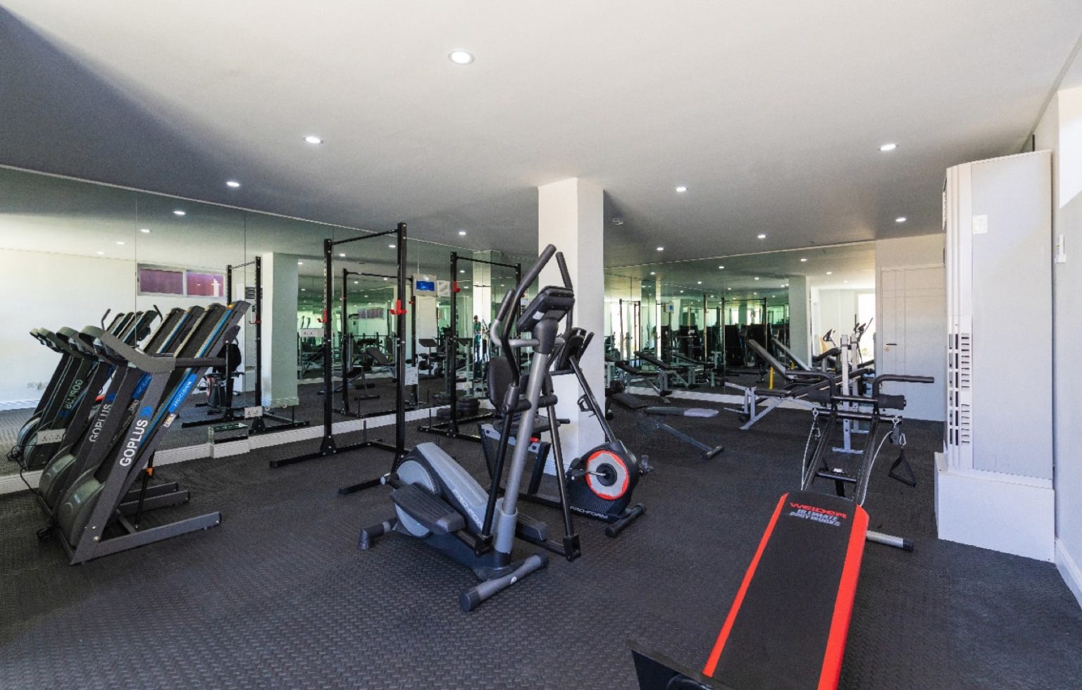 Share and apartments in a full ownership in a residential complex near the university 12