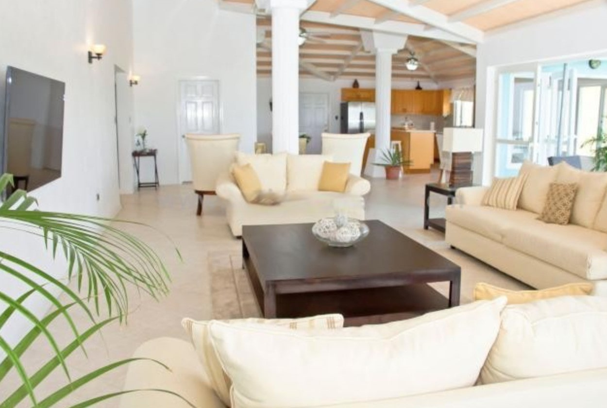 Two-level villa with a pool on the coast of the island of Antigua 9