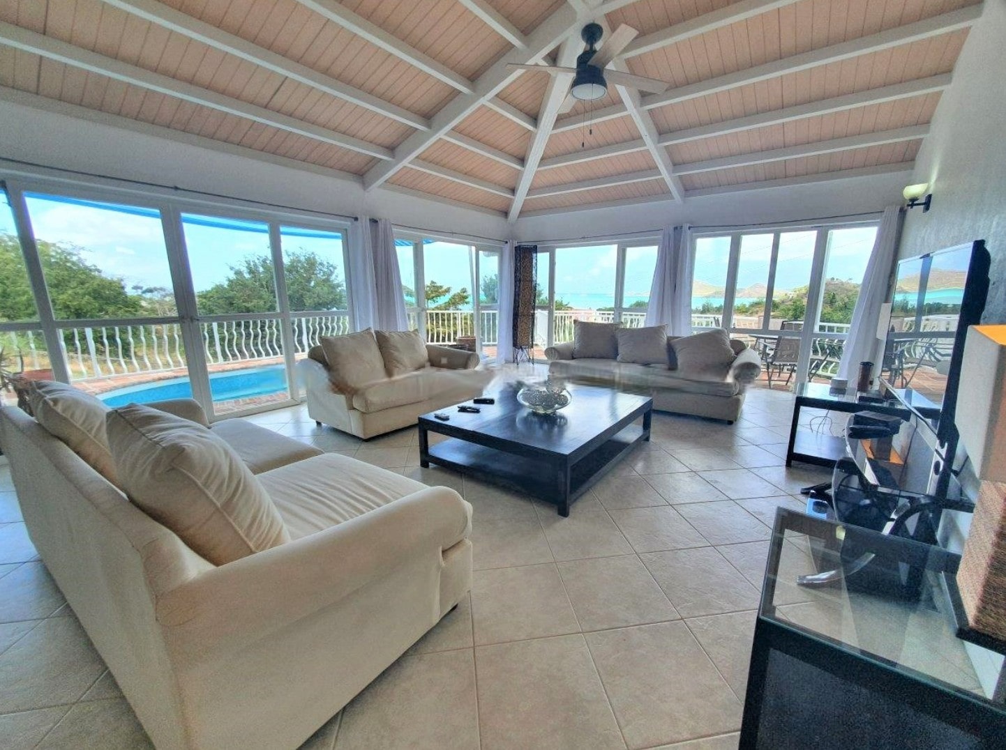 Two-level villa with a pool on the coast of the island of Antigua 12