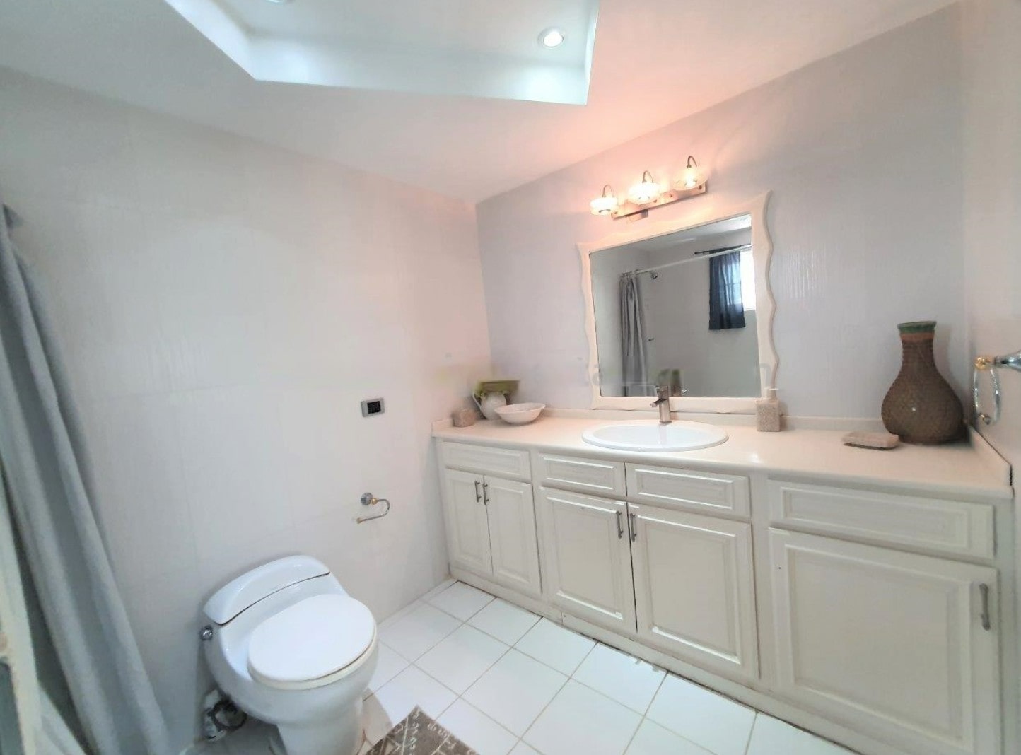 Two-level villa with a pool on the coast of the island of Antigua 31