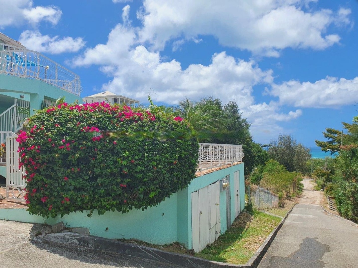 Two-level villa with a pool on the coast of the island of Antigua 5