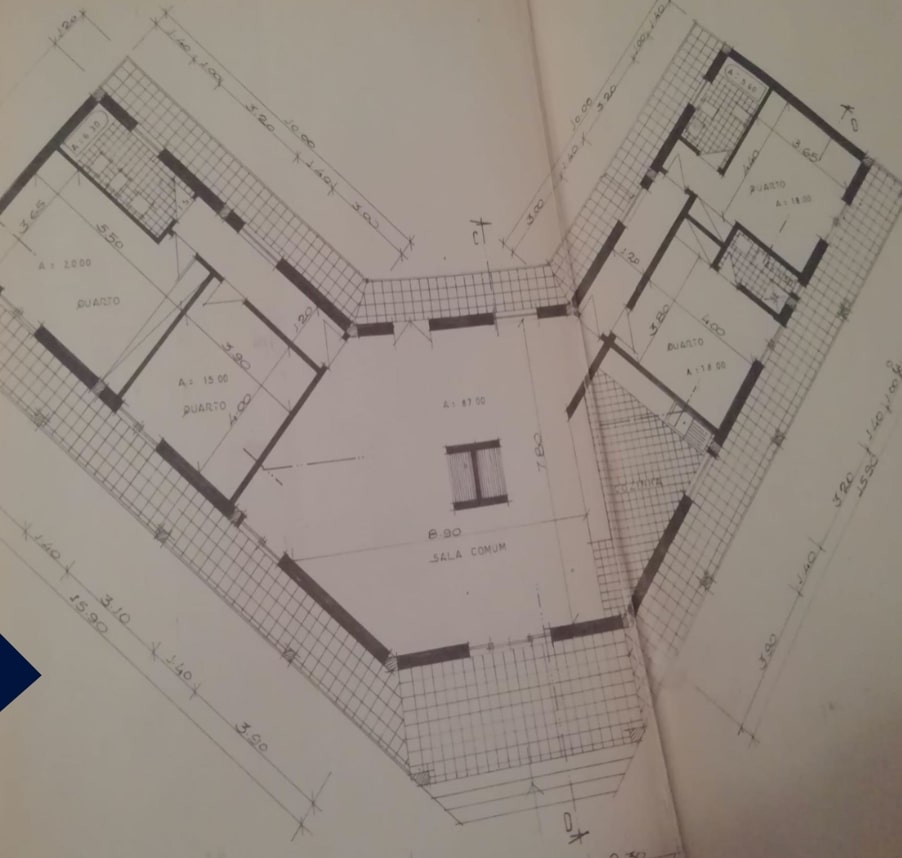 Two-storey villa on a large plot with a vineyard 21