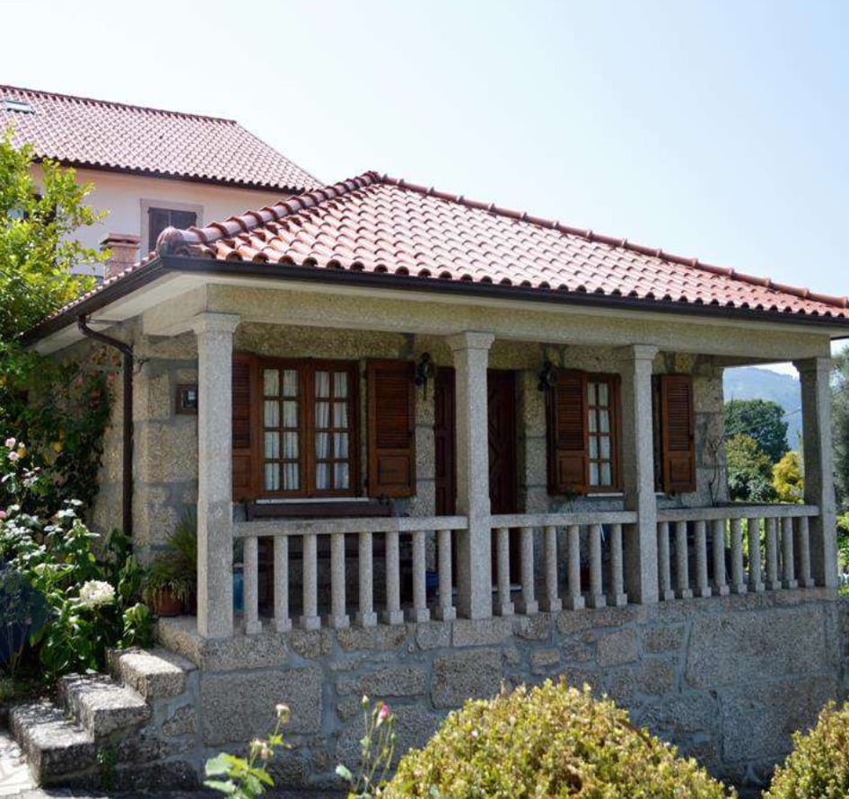 Villa on a large plot with panoramic mountain views 1