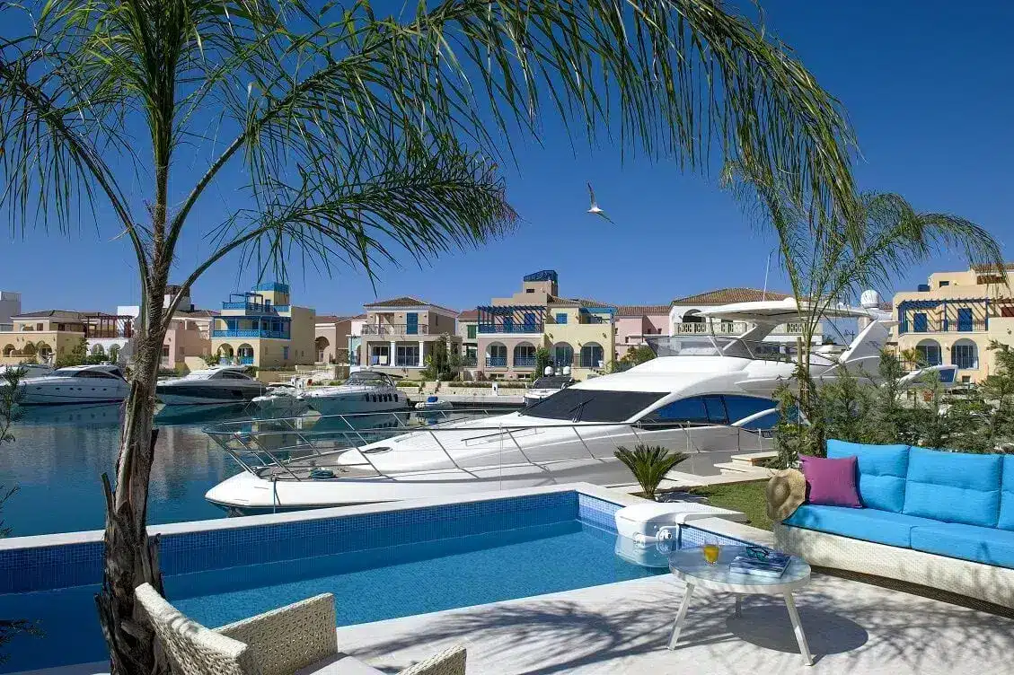 Apartments and villas in the large-scale yacht resort of Limassol 7