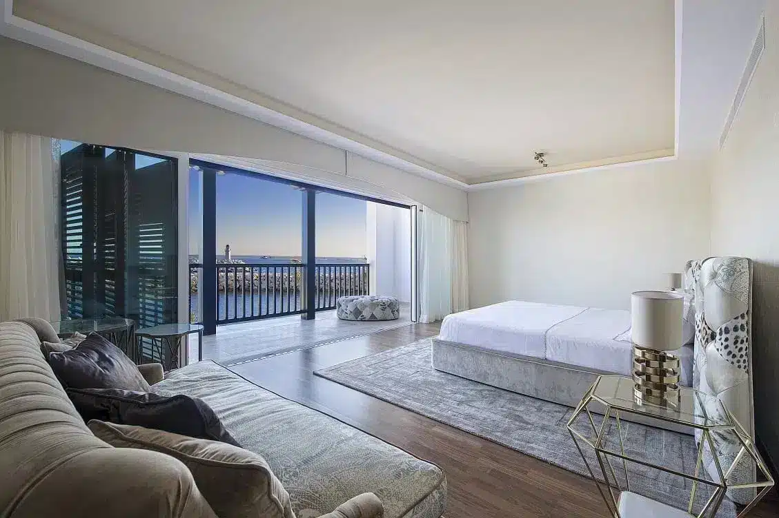 Apartments and villas in the large-scale yacht resort of Limassol 15