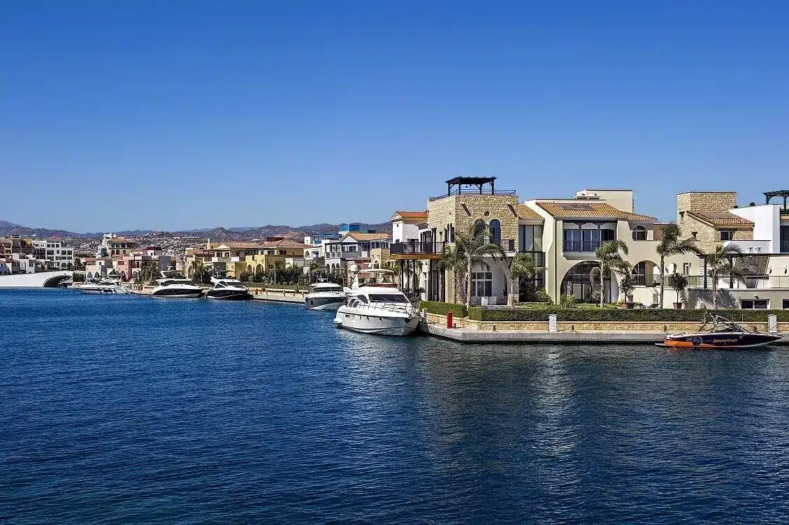 Apartments and villas in the large-scale yacht resort of Limassol 6
